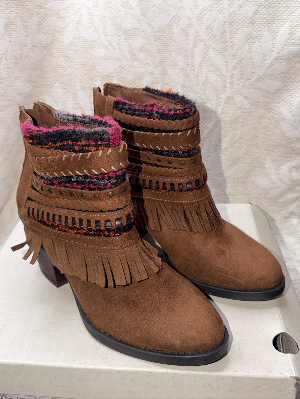Mudd Cognac Suede Back-Zip Women's Boho Nice Heels in US shoe size 9
